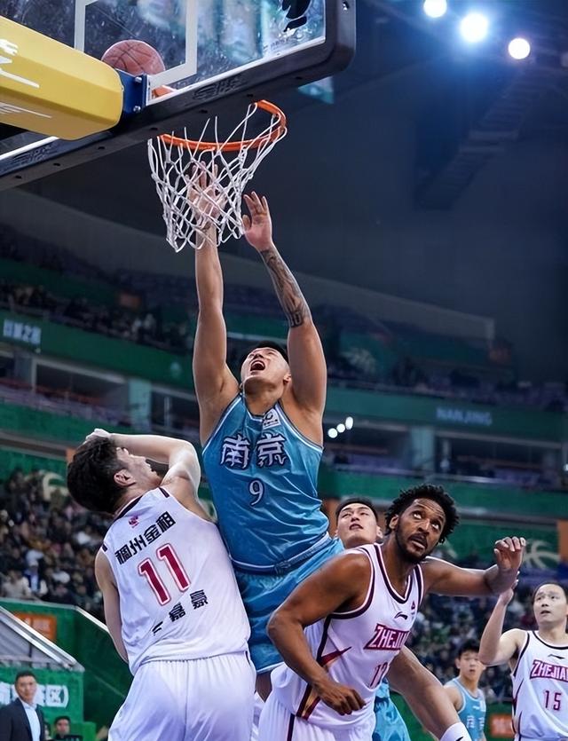 球队伤病情况恶化，备战计划受挑战的简单介绍