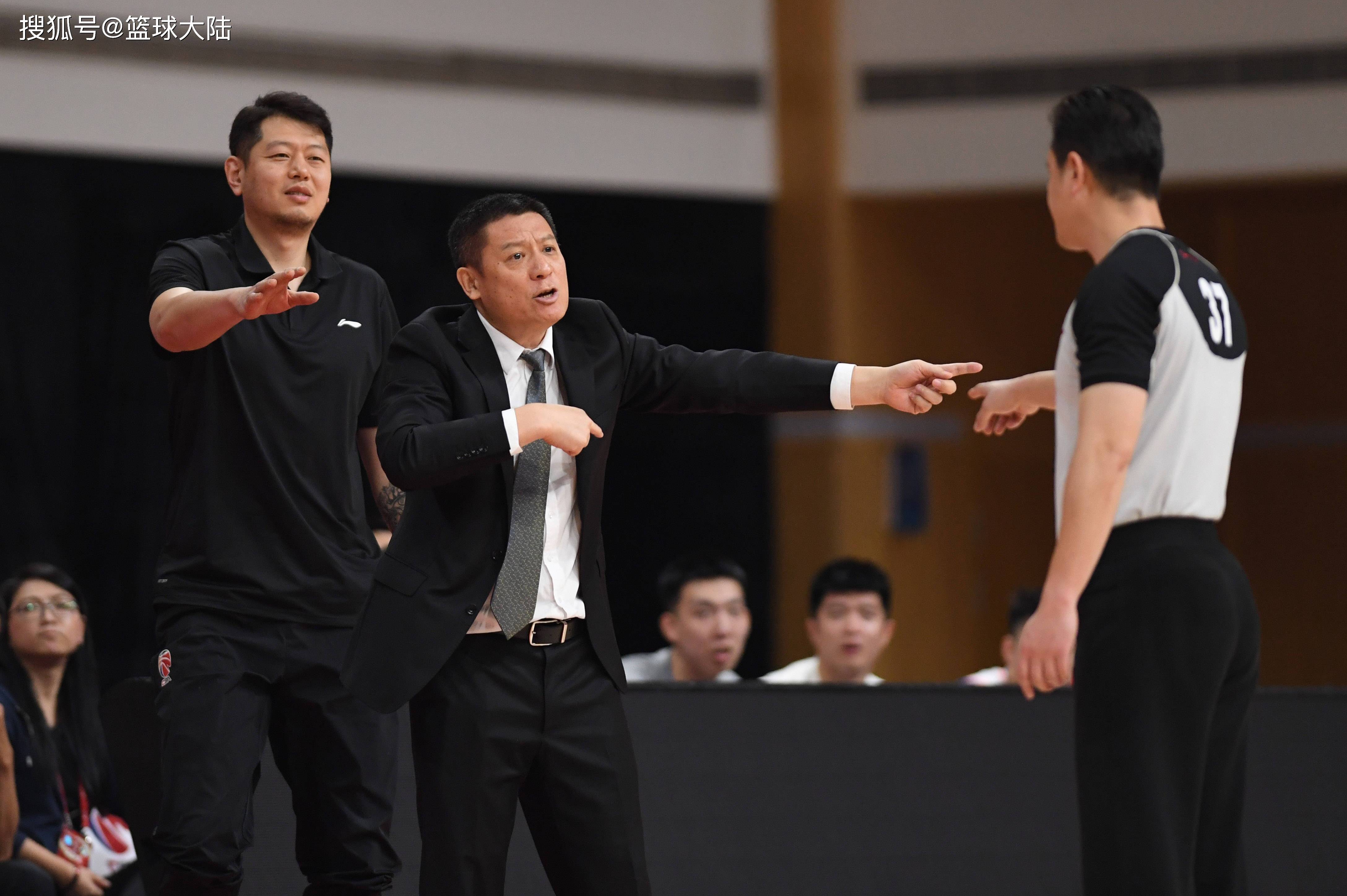美洲球队主帅换帅，新任教练带队取得连胜的简单介绍